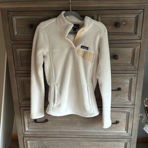 Patagonia Woman’s Pull Over